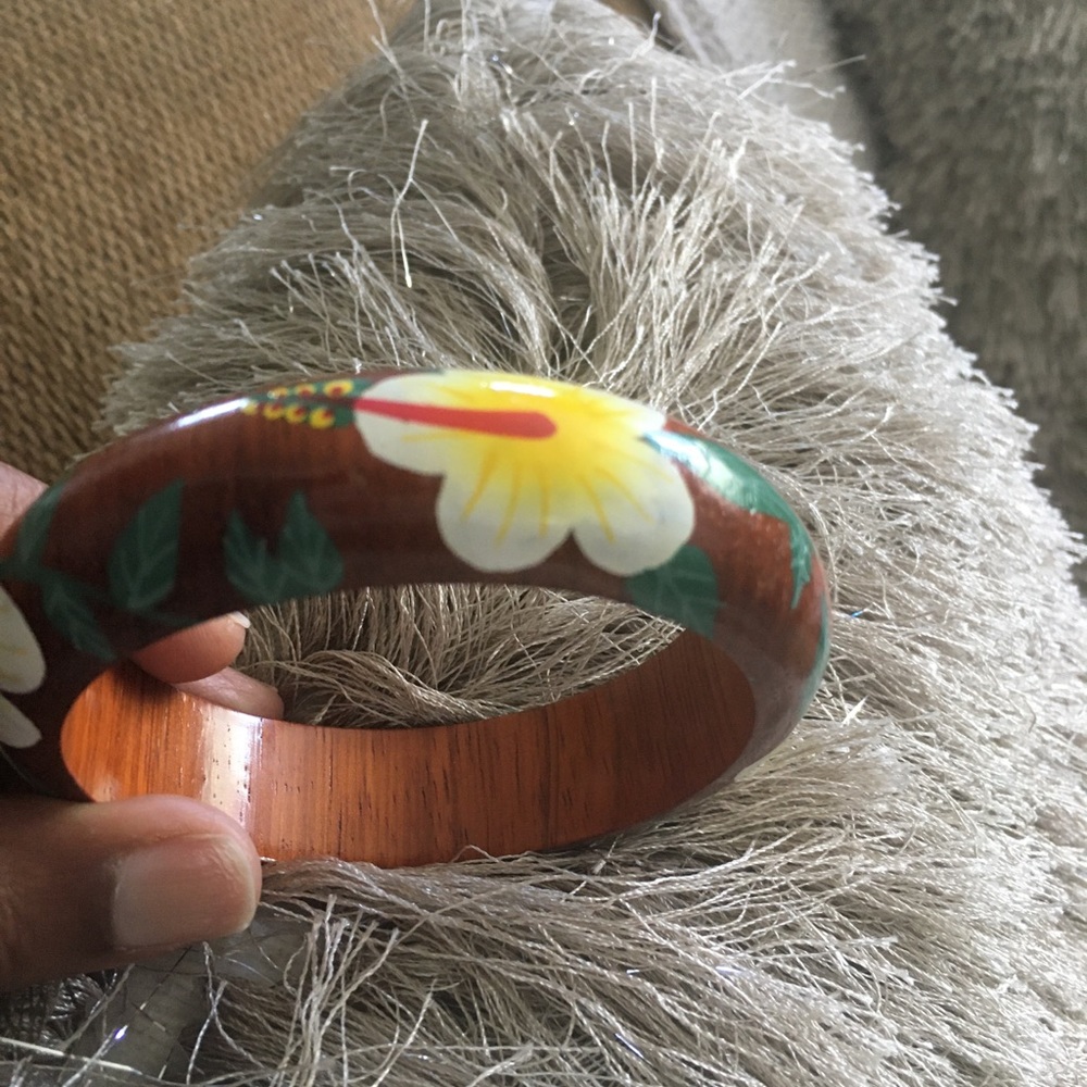 Beautiful pattern bangle - Picture 2 of 5